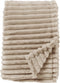 Dutch Decor - RICKY - Plaid 150x200 cm - superzacht - warm en donzig - Pumice Stone - beige