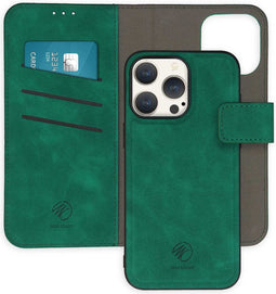 iMoshion Hoesje Geschikt voor iPhone 15 Pro Max Hoesje Met Pasjeshouder - iMoshion Uitneembare 2-in-1 Luxe Bookcase - Donkergroen
