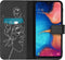 iMoshion Hoesje Geschikt voor Samsung Galaxy A20e Hoesje Met Pasjeshouder - iMoshion Design Softcase Bookcase - Wit / Zwart / Woman Flower Black