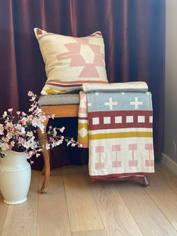 Funky Doris Ane Pillow Pink