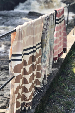Funky Doris Kamelia Blanket Brown