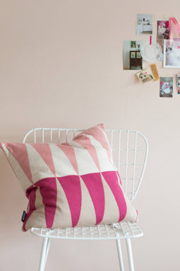 Funky Doris Oliver Pillow-cover Pink