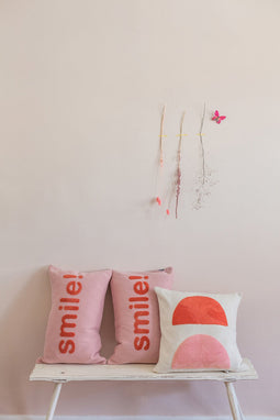 Funky Doris Smile Pillow Pink