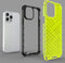 Lunso - Honinggraat Armor Backcover hoes - Geschikt voor iPhone 13 Pro Max - Zwart