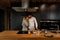 Gravity De Verzwaarde Kamerjas voor Vrouwen en Mannen Comfortabele Nachtkleding Ochtendjas Lang Badjas Velours Warme Superzachte & Gezellige Grijs L - 2 kg
