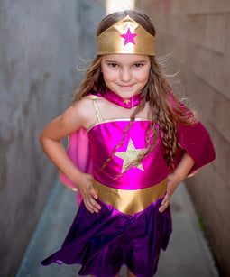 Great Pretenders Verkleedkledij Superheldin Ster jurk met cape en hoofdband - Magenta/Paars - Maat 5-6 jaar