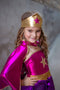 Great Pretenders Verkleedkledij Superheldin Ster jurk met cape en hoofdband - Magenta/Paars - Maat 5-6 jaar