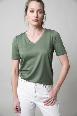 Groene top met v-hals en korte mouwen