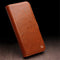 Qialino - Geschikt voor iPhone 15 Pro - Leren bookcase hoes - Cognac