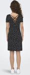 ONLBERA BACK LACE UP - Jurk - Korte mouwen - Loose fit - Lace-up detail op de rug - Stretchy stof - Lengte 88 cm