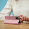 iMoshion Hoesje Geschikt voor Samsung Galaxy S21 FE Hoesje Met Pasjeshouder - iMoshion Luxe Bookcase - Roze