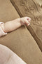 Meyco Baby Romantic Flower boxkleed - 3D bloemenpatroon - taupe - 77x97cm