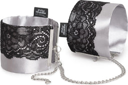 Cadeau valentijn vrouw - sensueel - Fifty Shades of Grey - Play Nice Satijn & Kant Handboeien