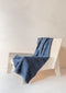Hondendeken Visgraat Blauw - Wol - Geurbestendig - Hypoallergeen - 150x90 - TBCo Scotland