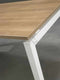 Hoogte verstelbaar hoekbureau Kubus breed 180CM diep 160CM bladkleur Kersen framekleur Wit (RAL9010) wingzijde Links