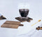 Houten vierkanten onderzetters op metalen houder 10.5 x 10.5 cm