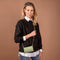 Selencia Hoesje Geschikt voor Samsung Galaxy S21 Hoesje Met Pasjeshouder - Selencia Tierra Uitneembare Slang Clutch - Groen