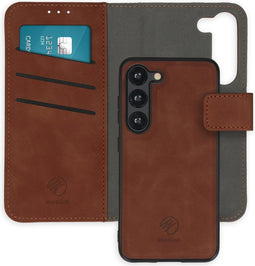 iMoshion Hoesje Geschikt voor Samsung Galaxy S23 Hoesje Met Pasjeshouder - iMoshion Uitneembare 2-in-1 Luxe Bookcase - Bruin