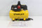 Stanley DST 100/8/6 - Luchtcompressor - 8Bar 105L/min Olievrij 6L Tank - Met Handvat en Anti-Slip Voeten