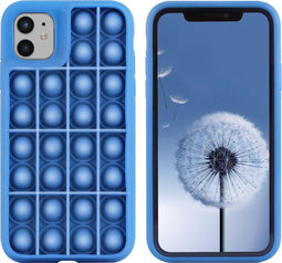iMoshion Hoesje Geschikt voor iPhone 12 Pro / 12 Hoesje Siliconen - iMoshion Pop It Fidget Toy - Pop It hoesje - Donkerblauw
