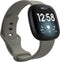 iMoshion Bandje Geschikt voor Fitbit Versa 4 / Versa 3 / Sense 2 / Sense - iMoshion Siliconen bandje - Donkergrijs