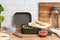 Amuse Lunchbox 3-in-1 - Brooddoos - met Rekker en Sauspotje - Microgolfoven Veilig - Vaatwasser en Diepvries Bestendig - Blauw