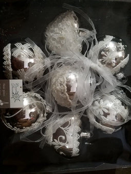 Handgeblazen luxe kerstballen - met haakwerk - zilver - diverse dessins