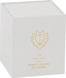 J-Line geurkaars Astro Leeuw – Sapphire Amber Tea – wit - 50U