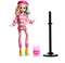 Monster High Enid Sinclair - Modepop - Roze outfit met baret en rugzakaccessoires