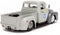 JADA TOYS Street Fighter 1956 Ford pick-up met Guile figuur Kant-en-klaar model Personenauto (model)