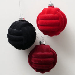 Kerstbal knopen rood en zwart