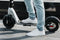 Jivr Elektrische Step PLUS (Rijafstand tot 50 km) - E Scooter voor volwassenen - 25 km/u (3 standen) - Handig vouwmechanisme Gewicht 13 kg - LED verlichting - Cruise Control - Schokbestendige wielen
