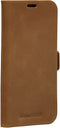 Dbramante1928 iPhone 12/12 Pro - Flip cover - Magneetsluiting en ruimte voor pasjes - Cognac