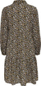 JDY JDYPIPER - L/S AOP SHIRT DRESS - Loose fit met bloemenprint - Zwart met geel en groen