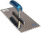 Jung - Plakspaan - Gebogen Handgreep - Getand 15 X 15 Mm