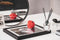 Housevitamin – Keramiek Beeldje / Spaarpot – 11x8x12 cm - Rood