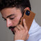 dbramante1928 iPhone 14 Pro - Flip cover - Magneetsluiting en pasjesvakjes - Cognac