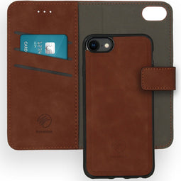 iMoshion Hoesje Geschikt voor iPhone SE (2022) / SE (2020) / 8 / 7 Hoesje Met Pasjeshouder - iMoshion Uitneembare 2-in-1 Luxe Bookcase - Bruin
