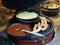 Valhal Outdoor Skillet / Koekenpan met steel - gietijzer, diameter 25cm - schenktuiten - VH25
