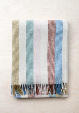 Kniedeken Gestreept Regenboog - Gerecycled Wol - 72x190 - TBCo Scotland