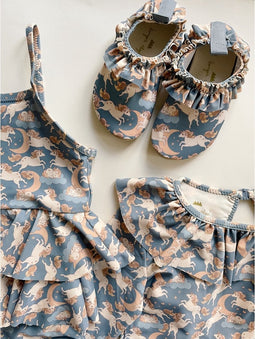 Konges Slöjd Manuca Frill badpak kind - Unicorn blue - Maat 4 jaar
