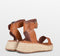 PS Poelman TARA - Dames Faux PU Sandalen - Sportieve Espadrille Sleehak - Bruin Cognac - Maat 37