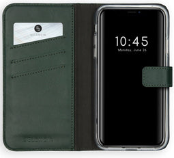 Selencia iPhone 11 - Echt Lederen Bookcase - 3 Pashouders - Groen
