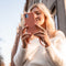 imoshion Hoesje Geschikt voor iPhone SE (2022) / SE (2020) / 8 / 7 Hoesje Met Koord - imoshion Color Backcover met afneembaar koord - oranje