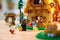 LEGO Disney Huisje van Sneeuwwitje en de zeven dwergen - 43242