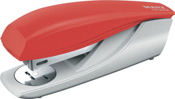 Leitz NeXXt Recycle Nietmachine - Niet tot 30 Vel - 94% Gerecycled Post-consumer Plastic - Rood