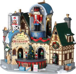 Lemax - 'Ludwig’s Wooden Nutcracker Factory' - Verlicht gebouw met animatie & muziek/geluid - Inclusief adapter