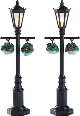 Lemax - Old English Lamp Post - Set Of 2 - B/o (4.5v) - Kersthuisjes & Kerstdorpen