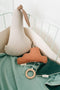 Lil' Papoe Muziekhanger - Handgemaakte Wolk Knuffel met Uniek Slaapliedje - Baby Kamer Accessoires - Tetra Roest