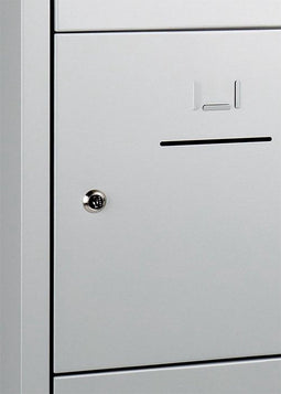 Lockerkast SHC met 15 deuren voorzien van brievensleuf in aluminium met cilinderslot